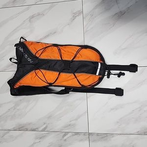 Nishiki Oswego Hydration Pack Backpack 70 ounce resevior NWT